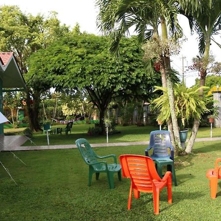 בוקרון Little Italy B&B מראה חיצוני תמונה